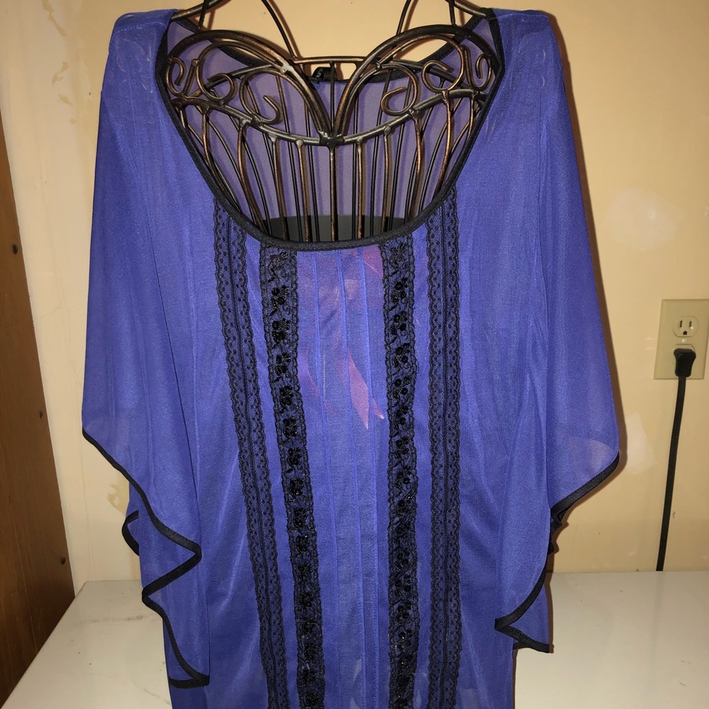 Woman’s dressy shirt